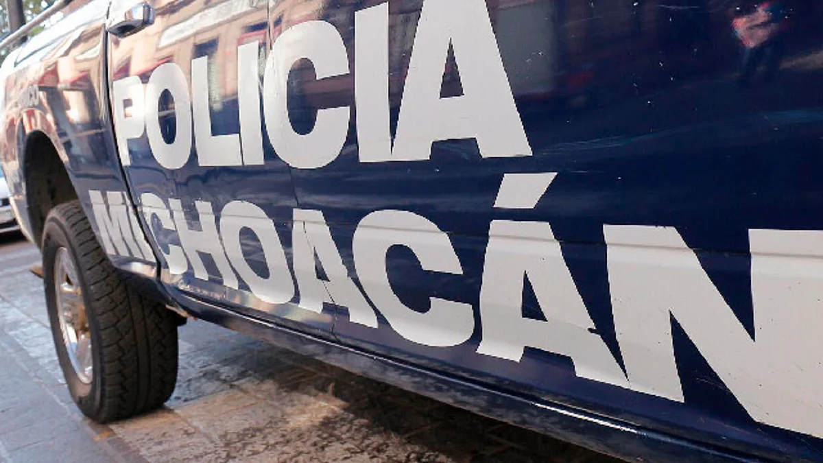 Michoacán: Agreden con piedras y palos a policías; hay 5 detenidos