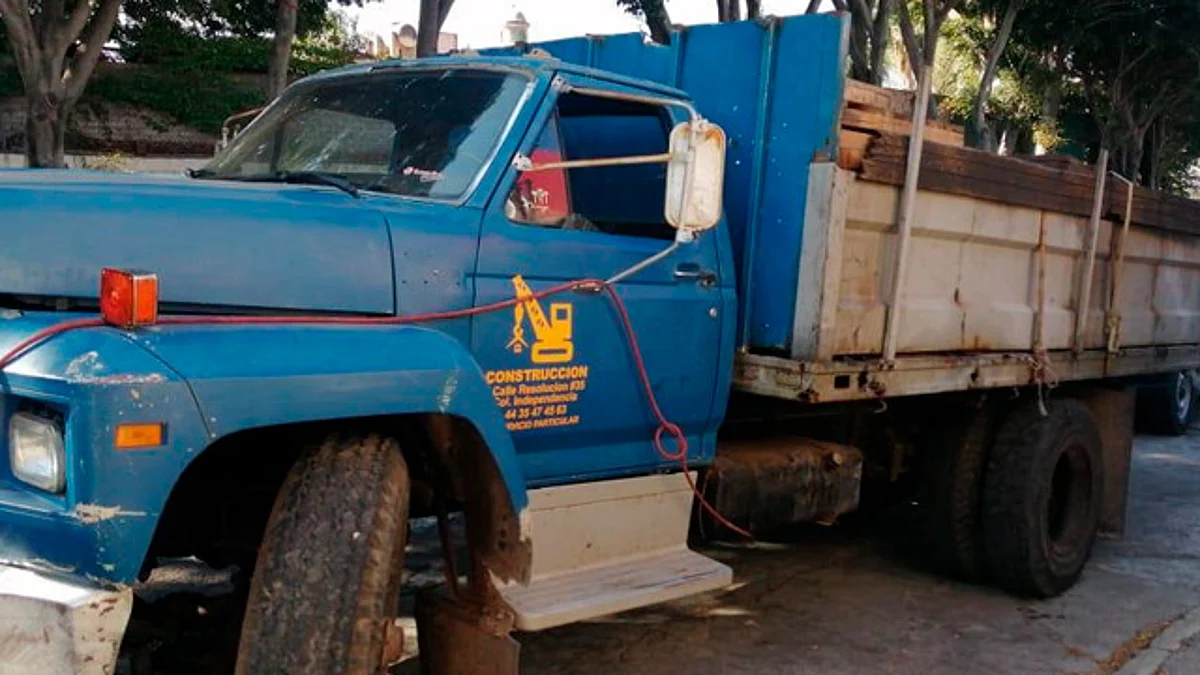 Aseguran 4 mil litros de huachicol en la Morelia-Salamanca