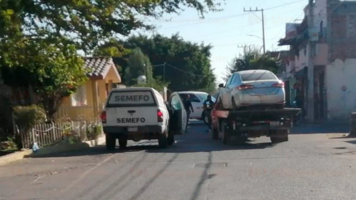 Michoacán: Escurría sangre de la cajuela de un auto; hallan un cadáver