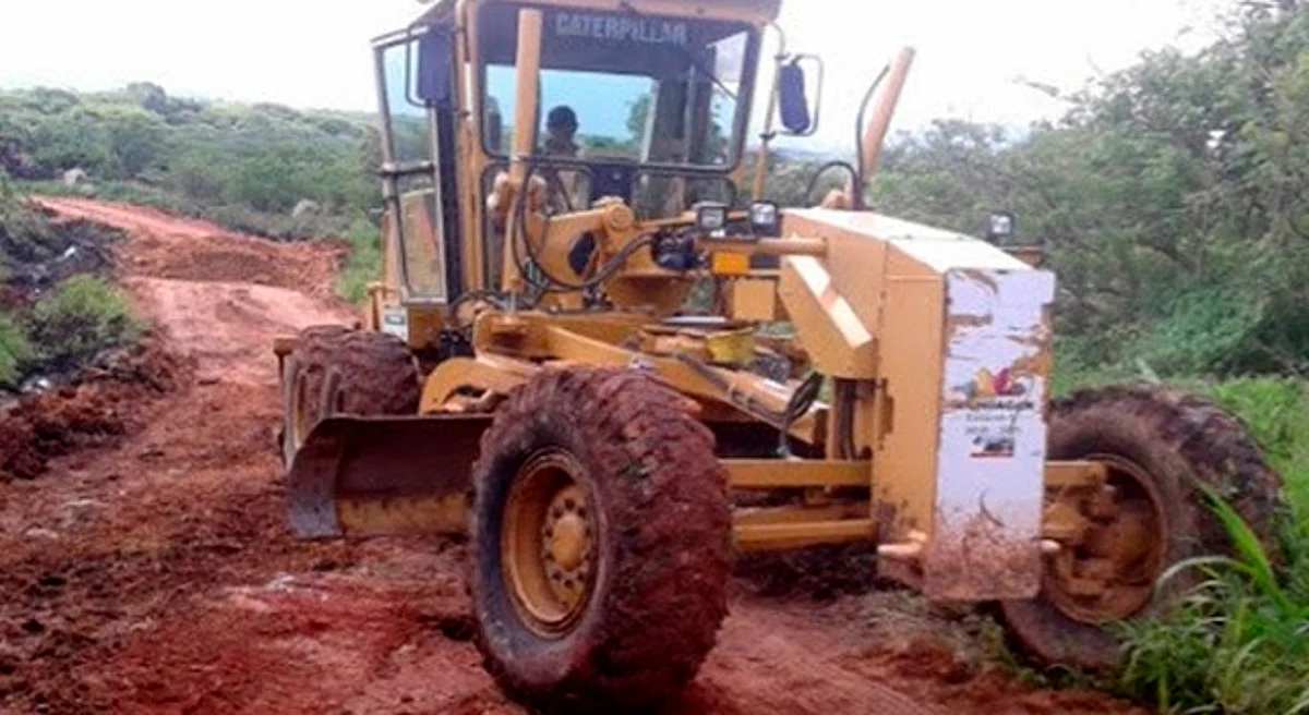 En Michoacán, 4 mil 450 kilómetros rehabilitados de caminos saca cosechas este año