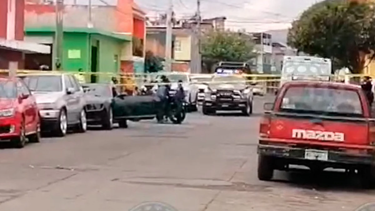 Asesinan a hombre a bordo de su auto, en Morelia