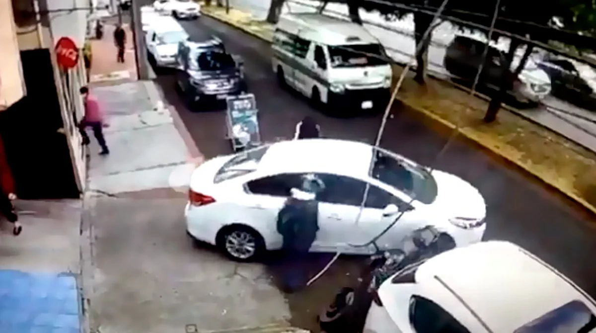 De mejor ángulo, el momento cuando atropellan a dos asaltantes en Morelia