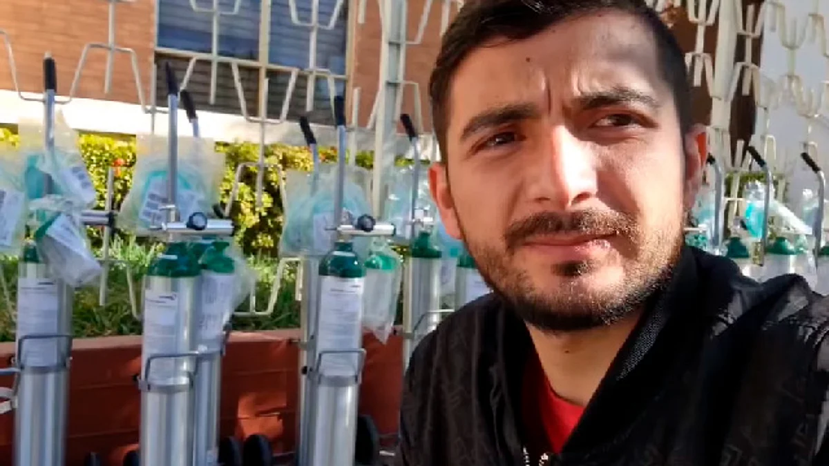 Youtuber rifa sus autos para comprar tanques de oxígeno