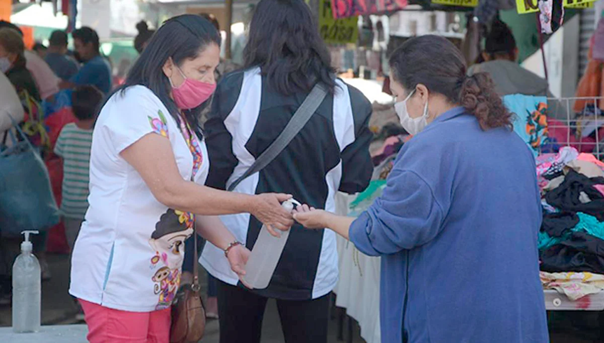 Refuerzan en Morelia medidas sanitarias en tianguis y mercados