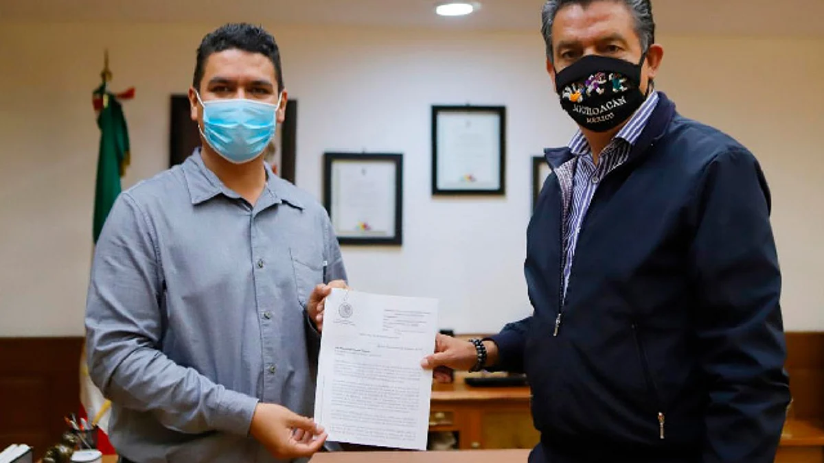 Edil de Uruapan avanza en dar certeza a familias en materia de vivienda