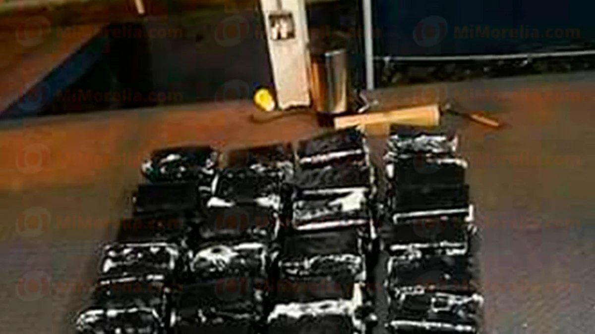 Incauta SEMAR más de 700 kilos de cocaína sobre la costera, en Coahuayana