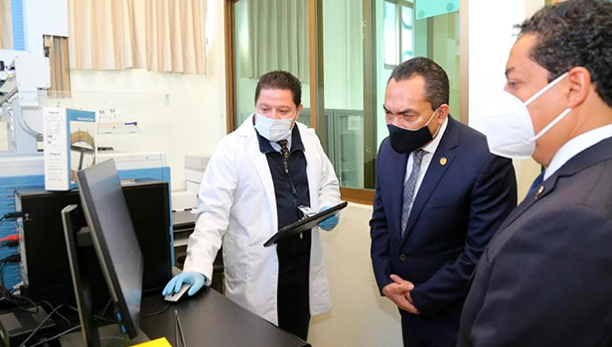 Con equipo de última generación, fortalece FGE investigación científica