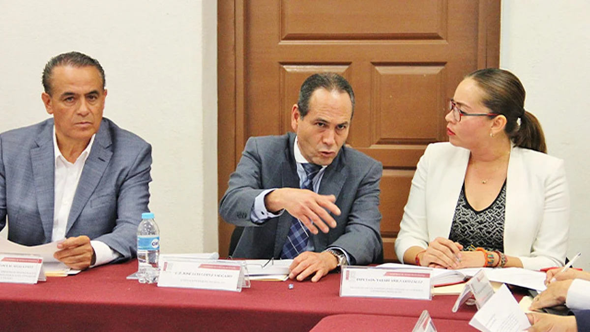La denuncia es por presuntas omisiones en la fiscalización de un crédito por mil 340 millones de pesos contratado en el año 2013 (Foto: FB/CongresoMich)
