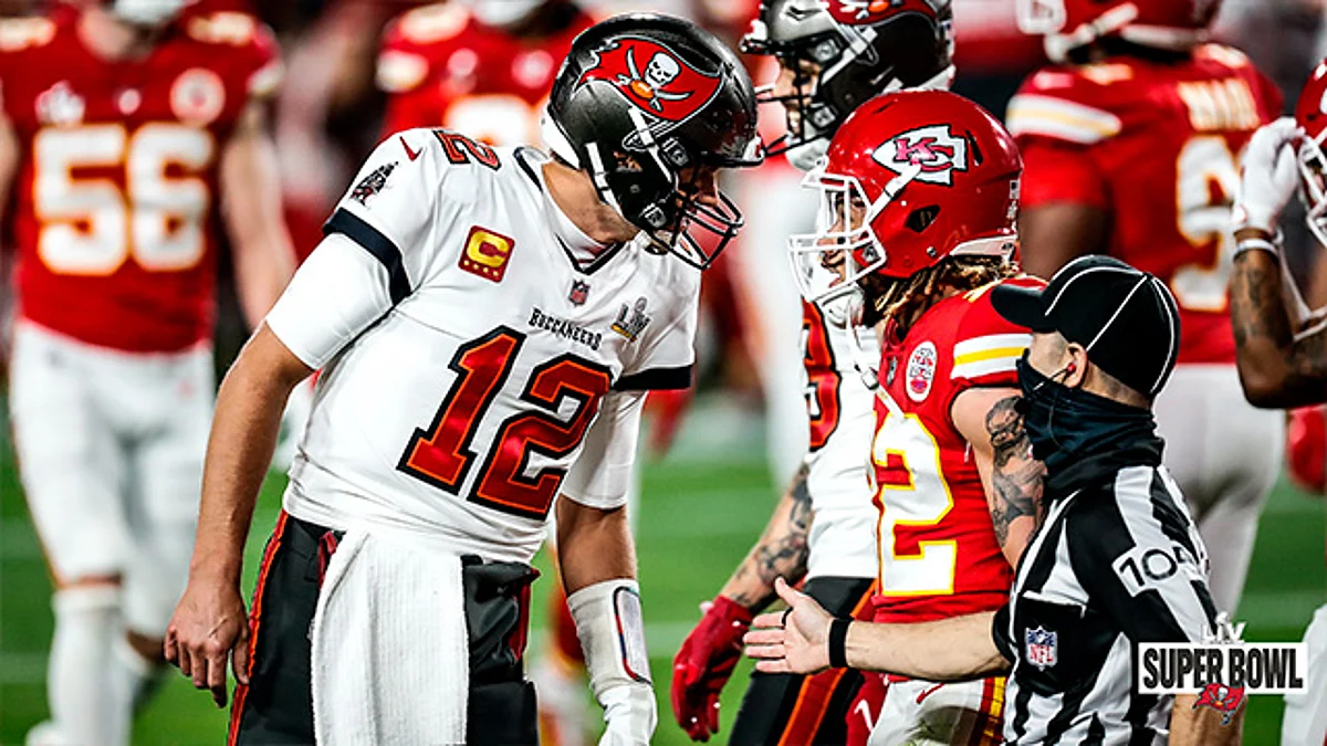 Tom Brady consigue su séptimo anillo de campeonato de la NFL, además fue nombrado como el jugador más valioso del Súper Bowl LV, consiguió 3 pases de anotación y más de 200 yardas (Foto: Twitter/@Buccaneers
)