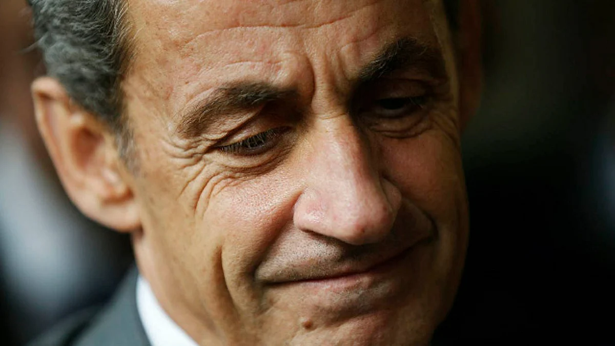 Condenan a prisión a Nicolás Sarkosy, expresidente de Francia