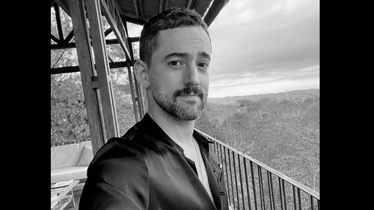 Luis Gerardo Méndez se viste de luto
