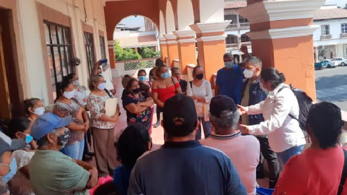 El secretario del Ayuntamiento se comprometió a resolver las demandas de los colonos (Foto: cortesía)