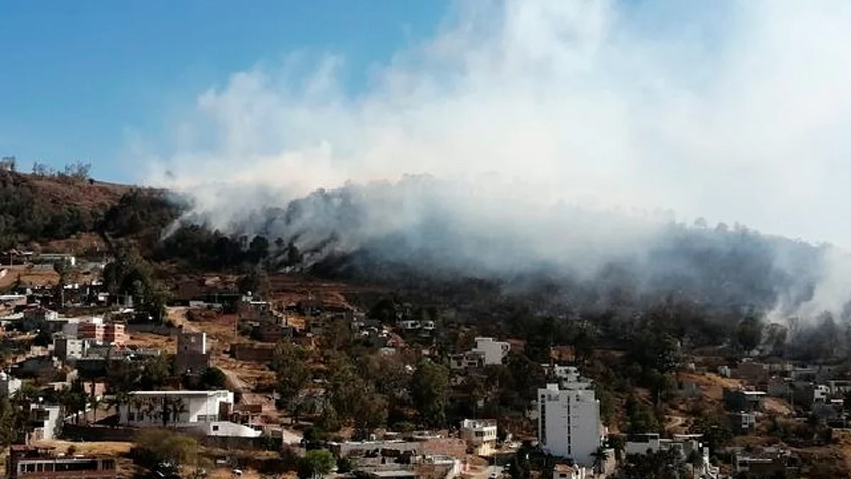 Se registra incendio al oriente de Morelia; ya es atendido