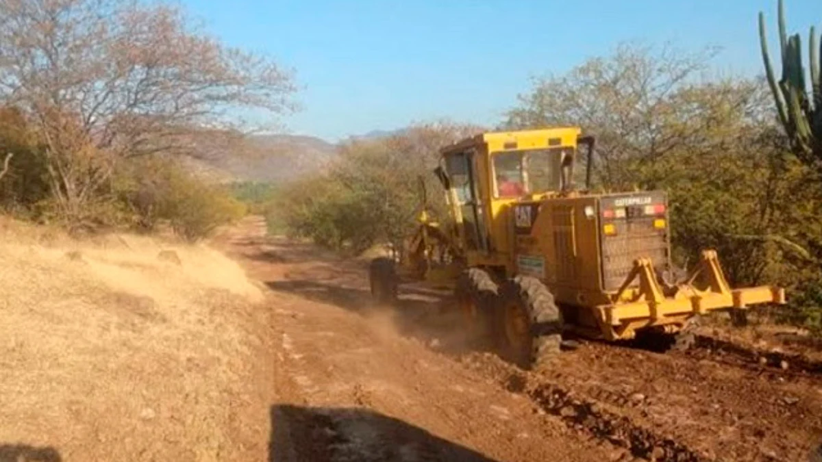 Rehabilitan 75 km de caminos saca cosecha en Tuzantla