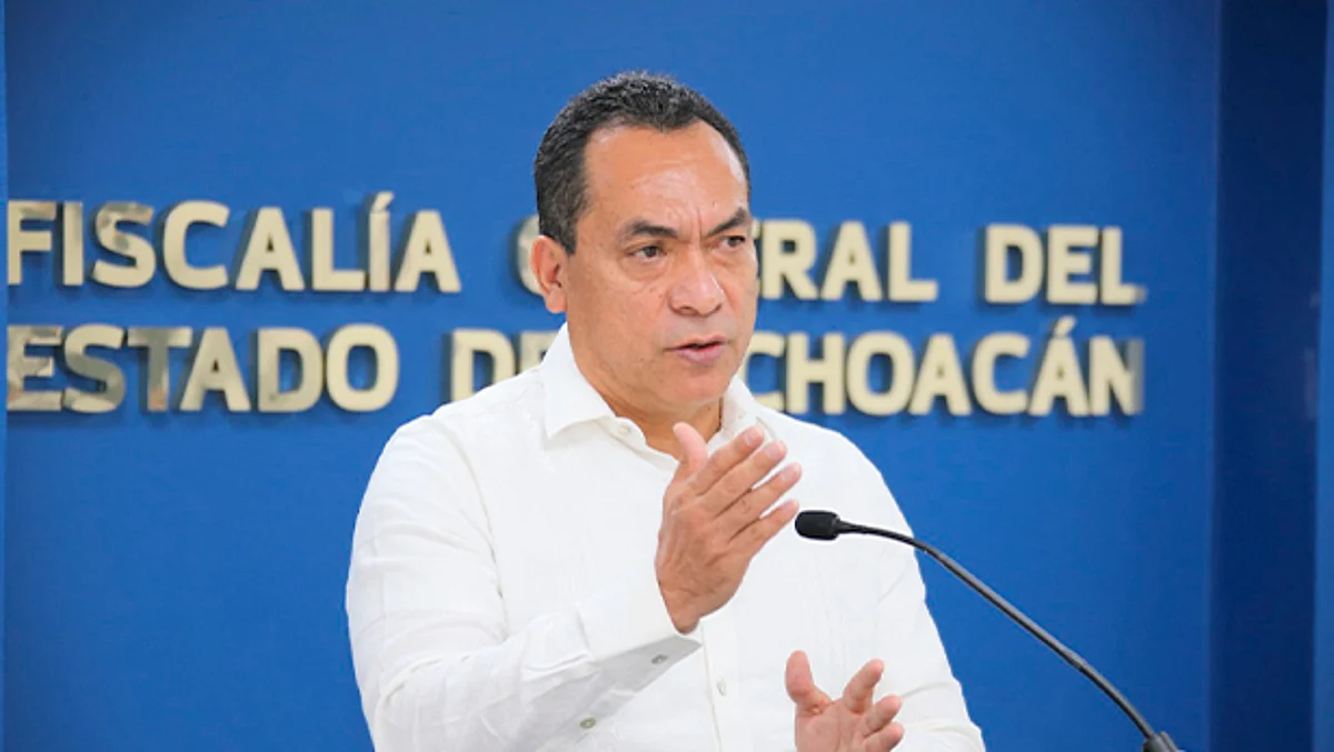 El fiscal general entregó certificados al personal de la Fiscalía General del Estado de Michoacán (Foto Cortesía)