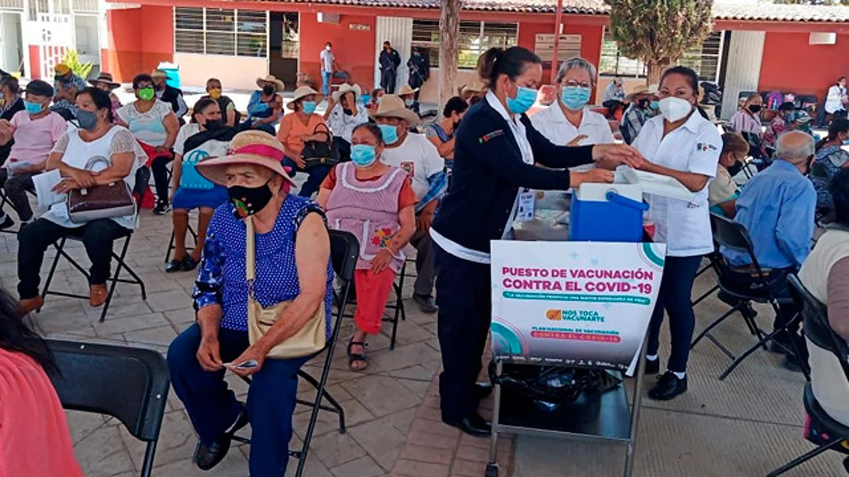 Hasta este jueves, en Michoacán, suman 304 mil 140 adultos mayores vacunados contra el Covid-19 (Foto Facebook: Secretaría de Salud de Michoacán)