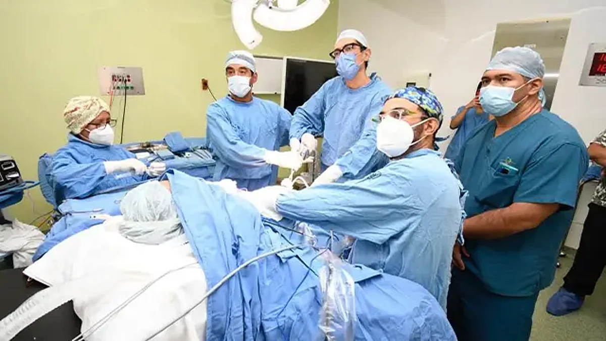 Con cirugía, IMSS disminuye morbilidad de una paciente con obesidad