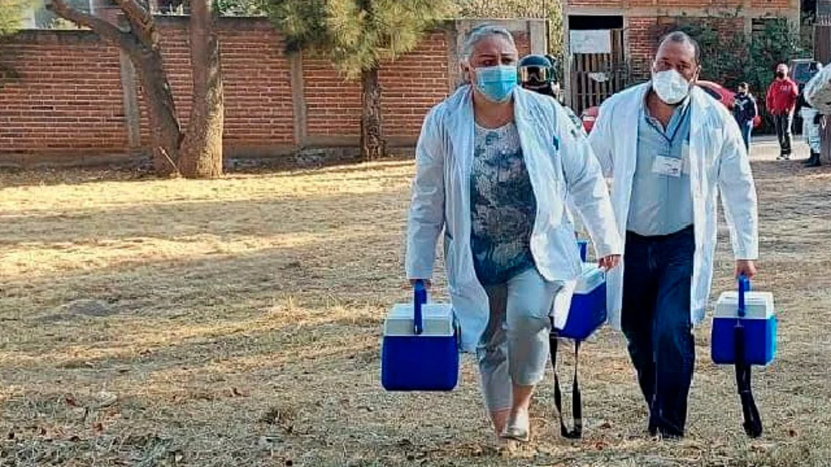 Comuneros retienen a brigada de vacunación contra Covid-19
