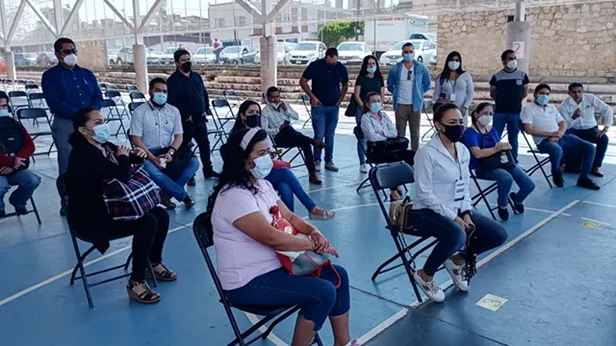 Llaman a trabajadores de la educación a respetar fechas para vacunación