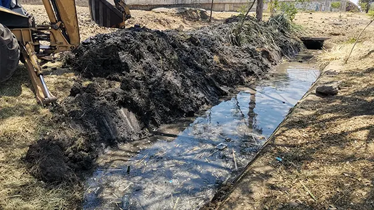 Retiran 30 toneladas de basura en frente del Estadio Morelos