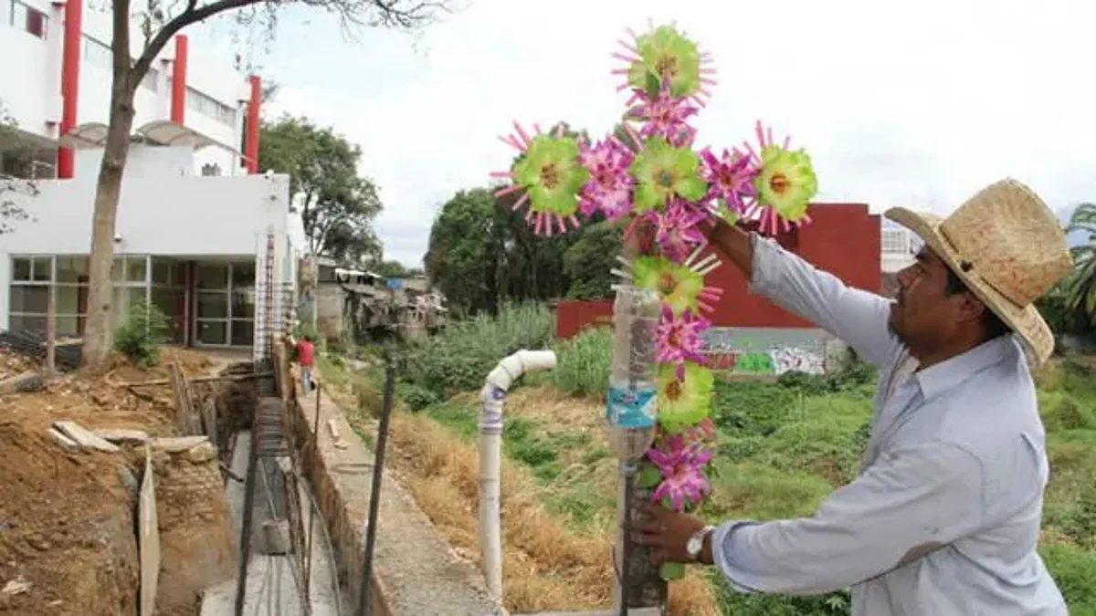 Día de la Santa Cruz, ¿por qué celebran los albañiles este día?