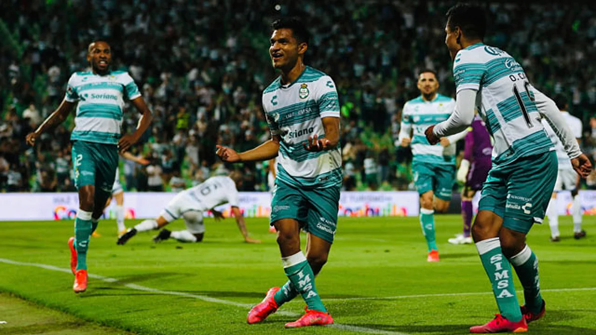 Santos golea al Puebla y pone un pie en la Final del Guardianes 2021
