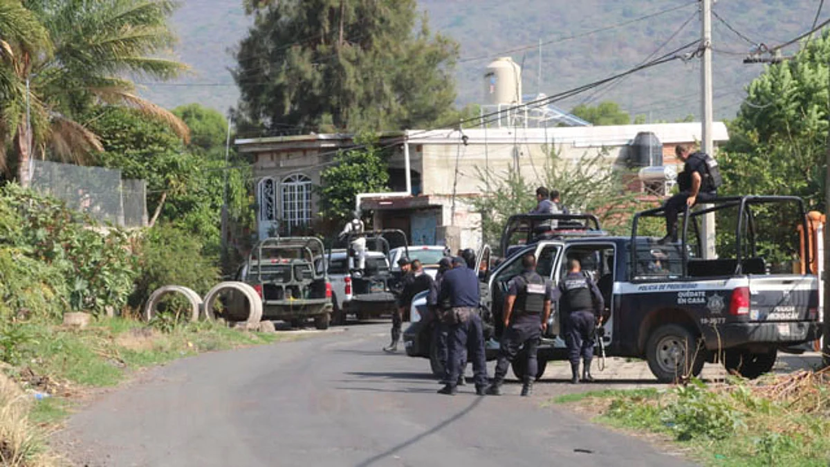Personal de la Unidad de Servicios Periciales y Escena del Crimen acudió al lugar para procesar el área de intervención (Foto: RED-113)