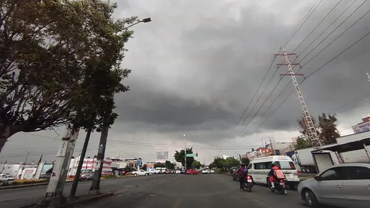 Onda tropical número 12 continuará con las lluvias en Michoacán este lunes