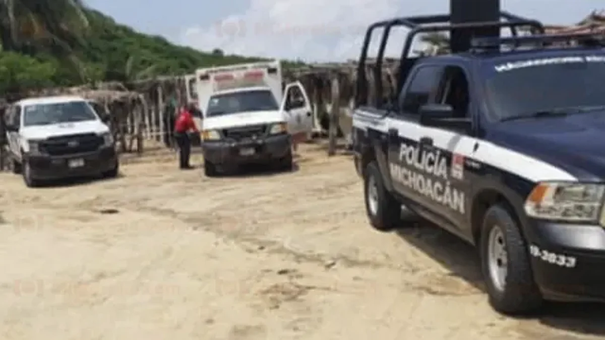 Turista muere ahogado en playa de Michoacán