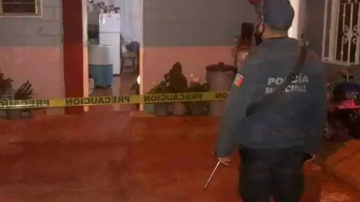 Michoacán: sujetos armados entran a vecindad y asesinan a policía