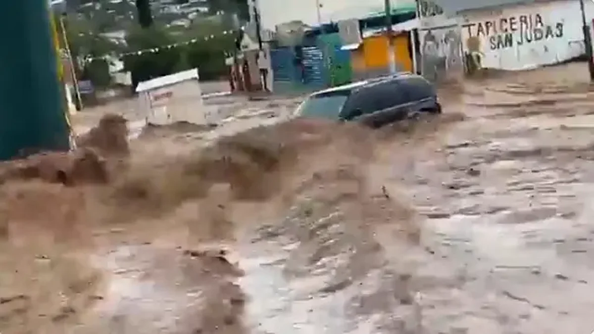 Tromba en Nogales deja una persona muerta e inundaciones