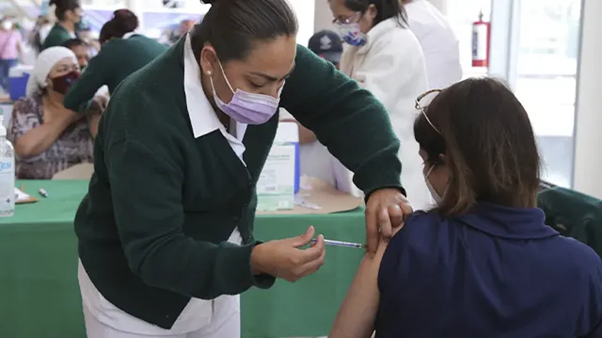 Llama IMSS a vacunarse contra Covid-19 para alcanzar mayor inmunización