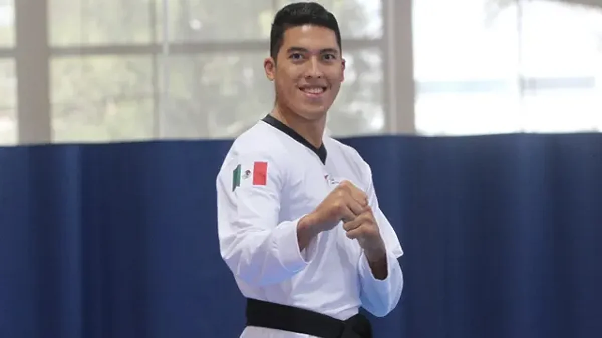 Mexicanos en Tokio: Carlos Sansores cae en taekwando; espera repechaje