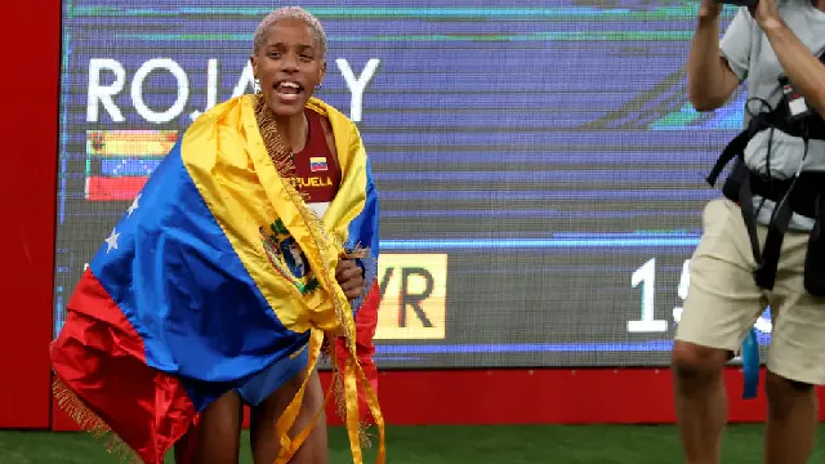 Yulimar Rojas se lleva el oro y rompe récord olímpico en salto triple