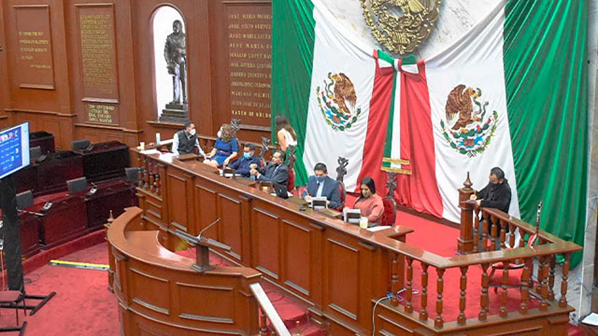 Aprueban en Michoacán dictámenes de ha lugar a reformas constitucionales