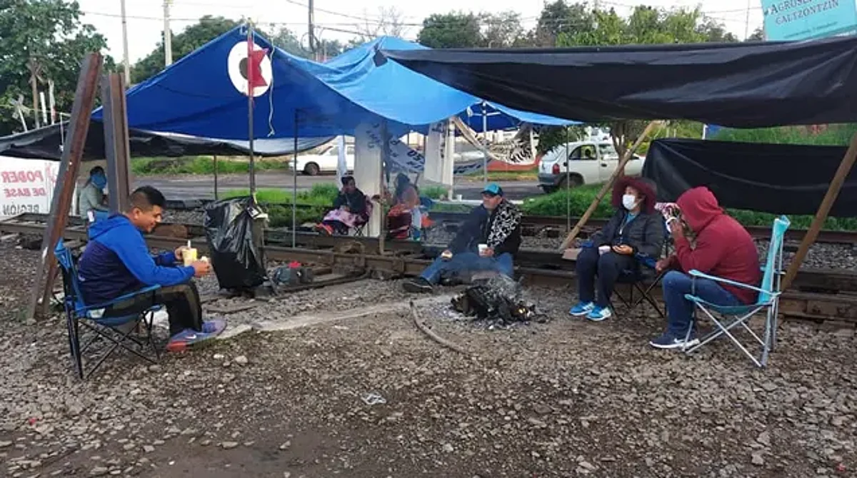 Bloqueo a vías del tren en Michoacán podría durar ocho días más: KCSM