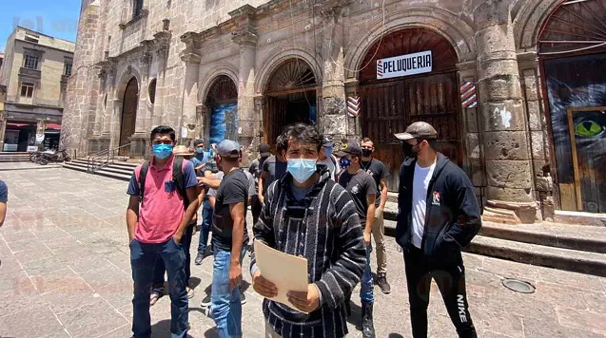 Exigen moradores de casa de estudiante "Isaac Arriaga" subsidios retenidos