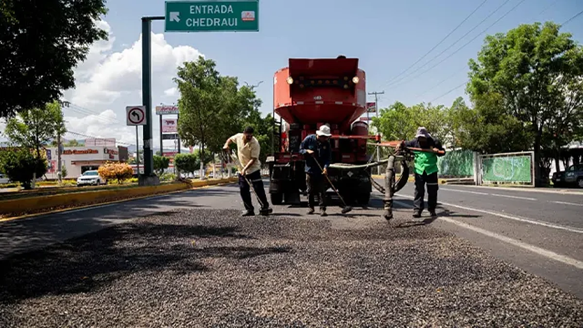 Despliegan brigadas en Morelia para regenerar importantes vialidades