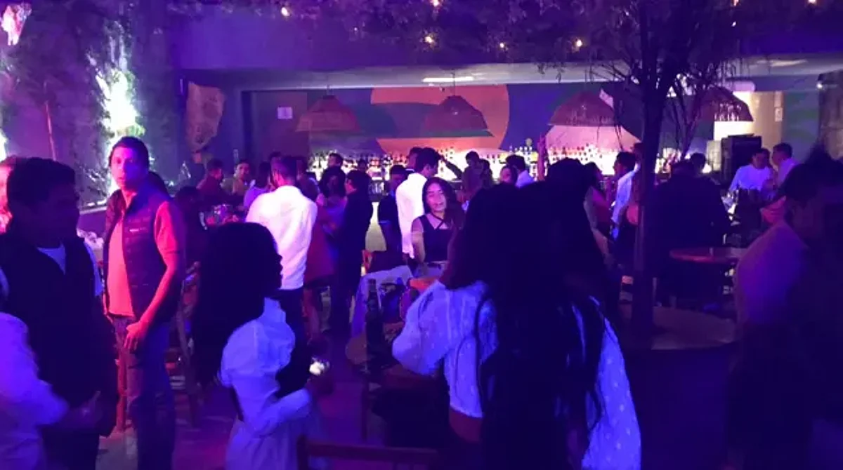 SUSPENDEN Punta Cometa y Bhind Bar por no acatar medidas contra Covid en Morelia