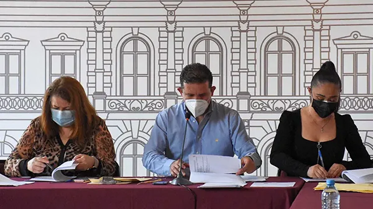 Aplican examen a aspirantes a Auditor Especial de Normatividad