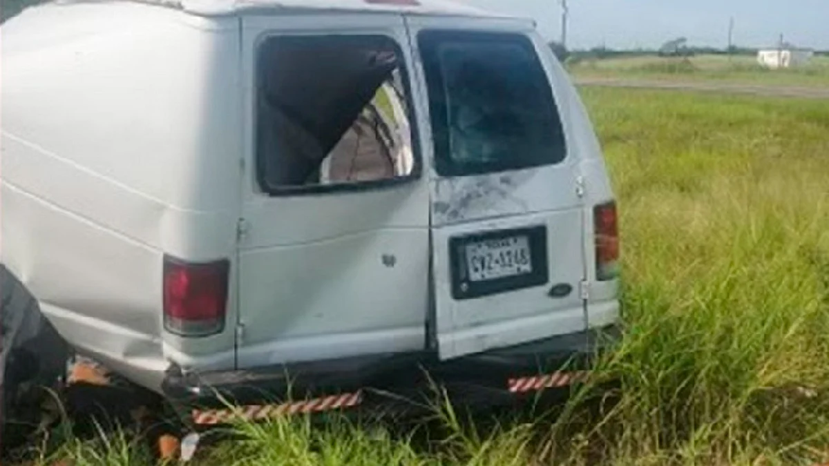 Volcadura de camioneta que transportaba migrantes deja 10 muertos en Texa
