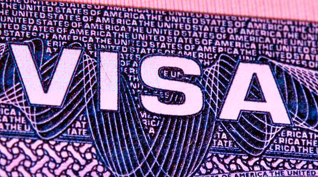 Tiempos para entrevistas de visa casi vuelven a niveles previos a pandemia