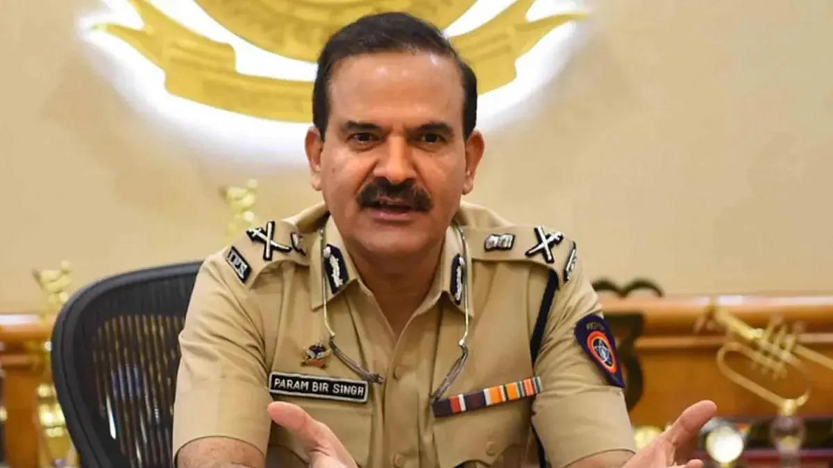 महाराष्ट्र DGP यांच्याकडून माजी मुंबई पोलीस आयुक्त परमबीर सिंग यांच्या निलंबनाची शिफारस