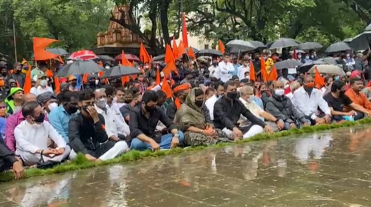 Maratha Reservation : आरक्षणासाठी मराठा समाजाचा मूक हुंकार! आंदोलनात लोकप्रतिनिधी सहभागी