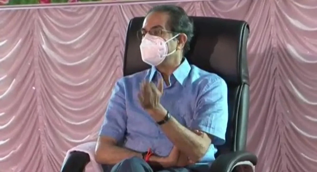 पंढरपूरला पोहचताच CM Uddhav Thackeray यांनी घेतला कोरोना स्थितीचा आढावा