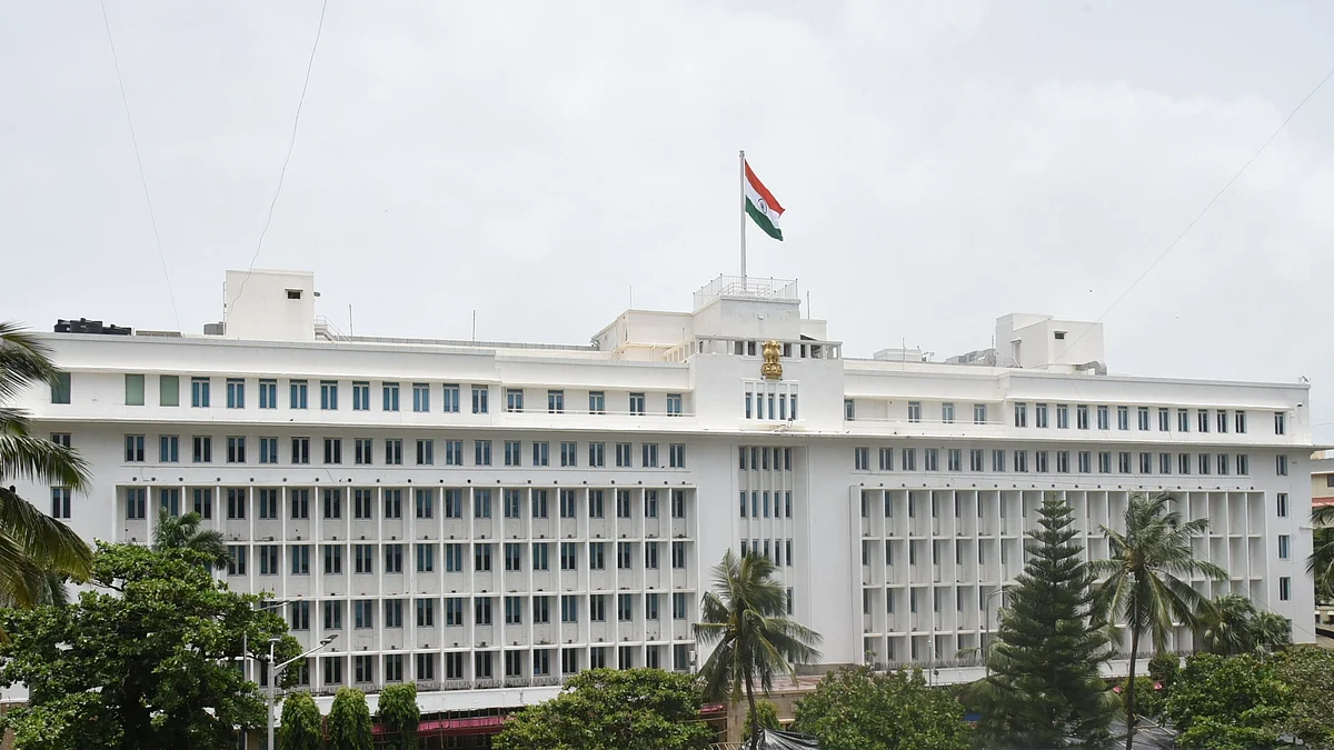 महाराष्ट्रात तब्बल 2 लाखांहून अधिक पदं रिक्त
