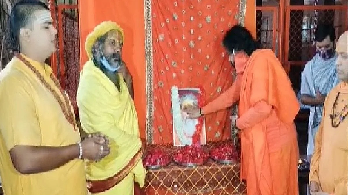 महंत नरेंद्र गिरी यांच्या मृत्यूची सीबीआय चौकशी करा नाशिकच्या साधू संताची मागणी
