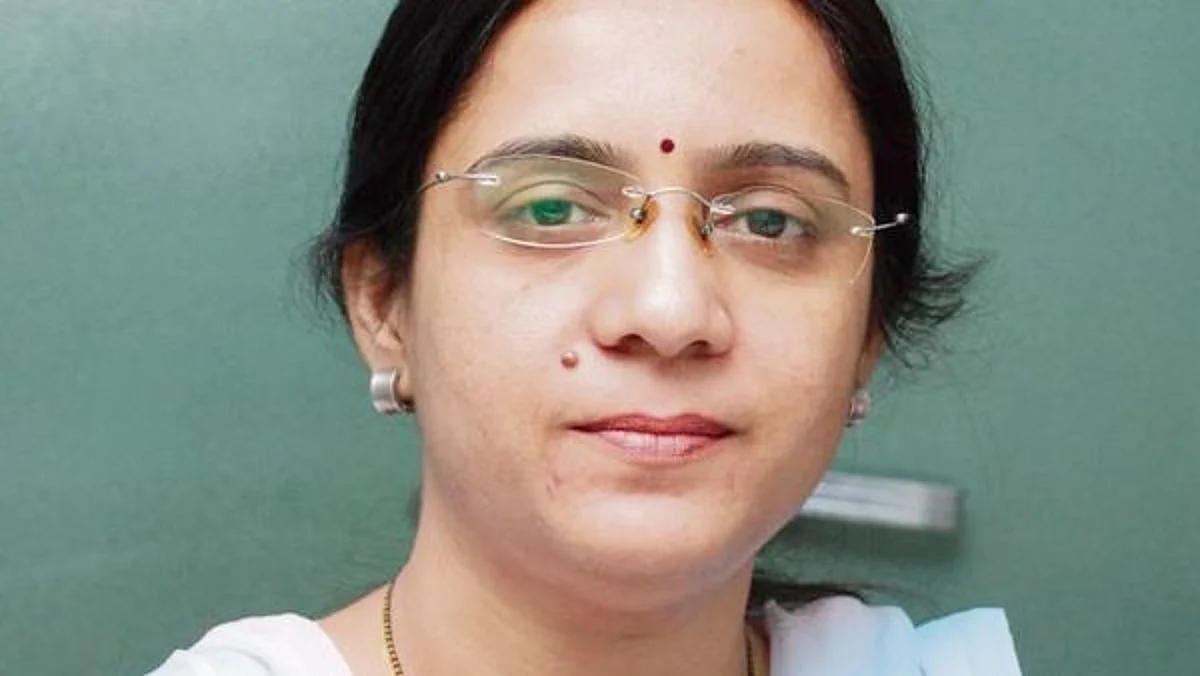 'भाजप मुंडे महाजनांचा प्रायव्हेट पक्ष' हे म्हणणाऱ्या सारंगी महाजन कुठल्या पक्षात जायला उत्सुक?
