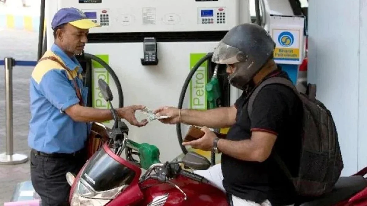petrol diesel Price : मुंबईत पेट्रोल-डिझेल सर्वाधिक महाग; सलग तिसऱ्या दिवशी वाढ