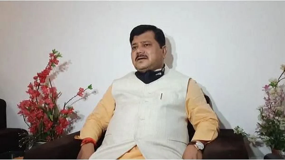मुंबै बँक : प्रविण दरेकर 'मजूर' नाहीत; निवडून आल्यानंतर सहकार विभागाचा दणका